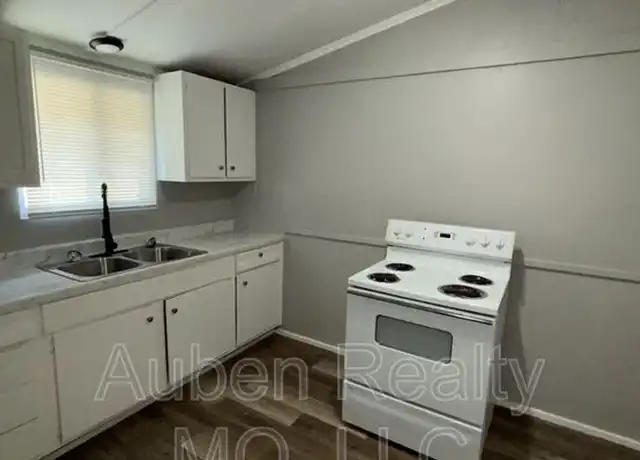 Property at 1300 Appleton Ave, Independence, MO, 64052, 1 bed, 1 bath, [object Object]