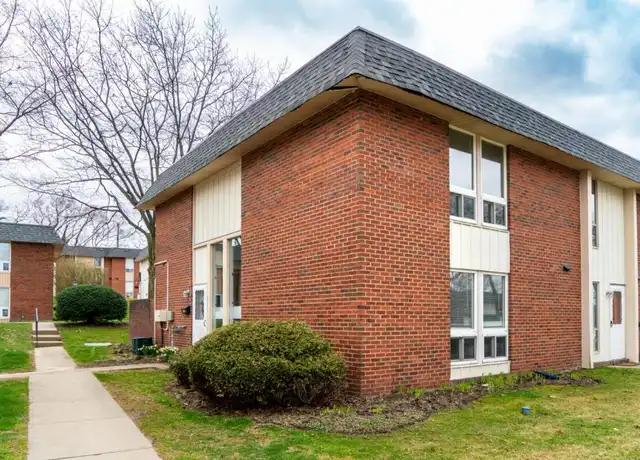Property at 314 College Park Dr, Coraopolis, PA, 15108, 3 beds, 1.5 baths, [object Object]