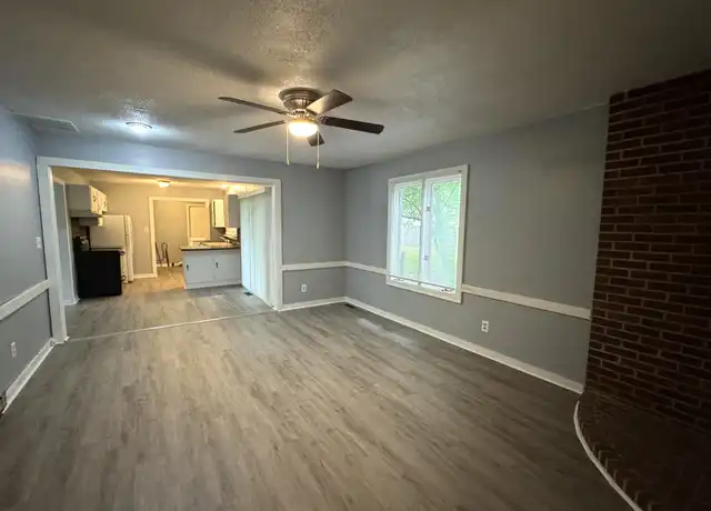 Property at 450 McCarty Dr, Greenwood, IN, 46142, 3 beds, 1 bath, [object Object]