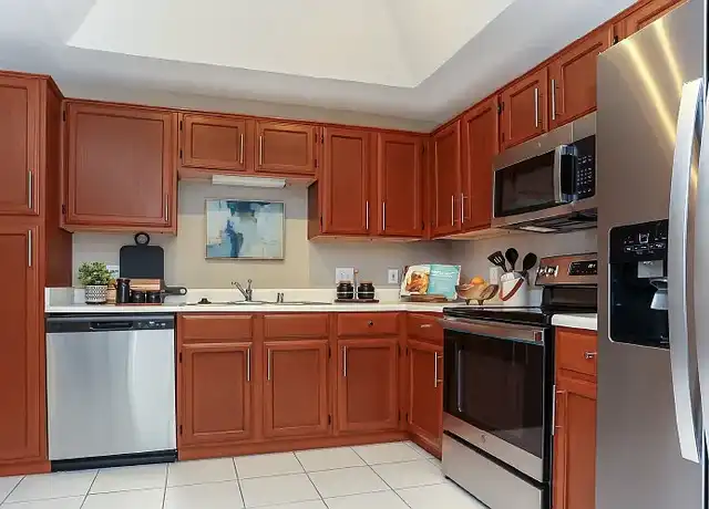 Property at The Dorchester Apartments - 5300 Spring Valley Rd, Dallas, TX, 75254, 1-2 bed, 1-2 bath, [object Object]
