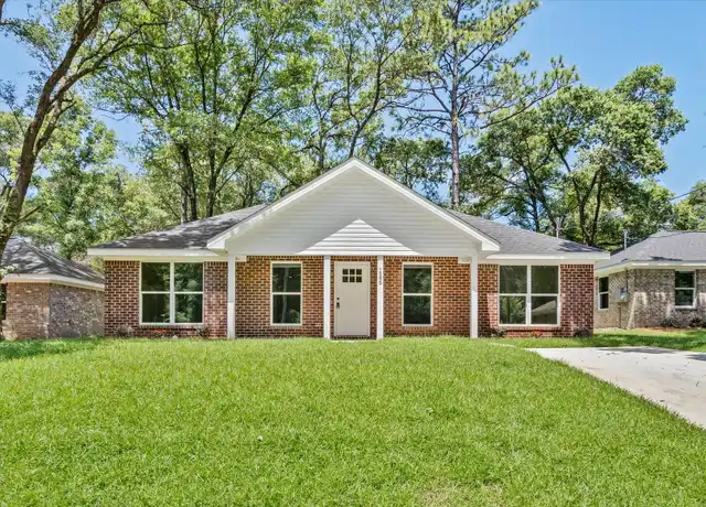 Property at 1589 Phillips Ln, Mobile, AL, 36618, 3 beds, 2 baths, [object Object]