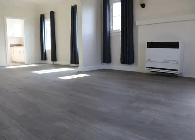 Property at 1220 E 43rd St Unit 1220 1/2, Los Angeles, CA, 90011, 1 bed, 1 bath, [object Object]