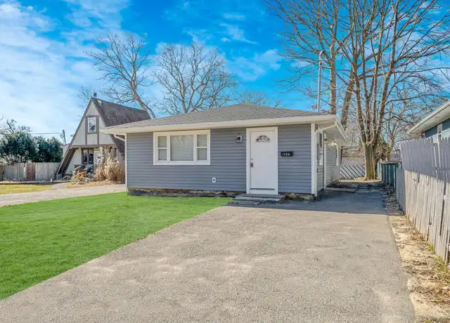 Property at 18A Broadway, Mastic, NY, 11950, 3 beds, 1 bath, [object Object]