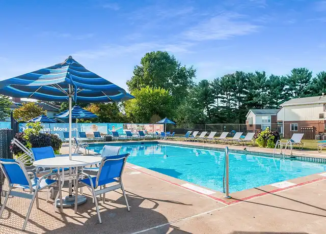 Property at Oxford Manor Apartments and Townhomes - 5349 Oxford Cir, Mechanicsburg, PA, 17055, 1-3 bed, 1-1.5 bath, [object Object]