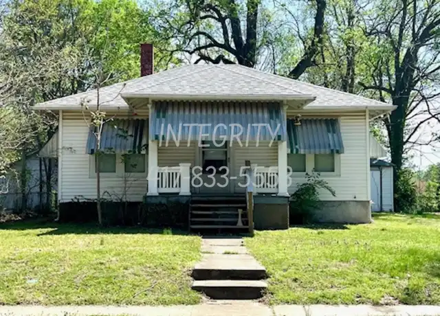 Property at 946 S Missouri Ave, Springfield, MO, 65806, 2 beds, 1 bath, [object Object]
