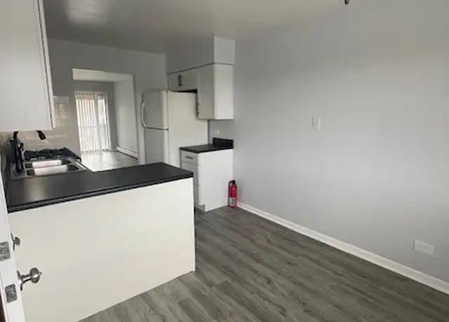 Property at 17738 Commercial Ave Unit 2S, Lansing, IL, 60438, 2 beds, 1 bath, [object Object]