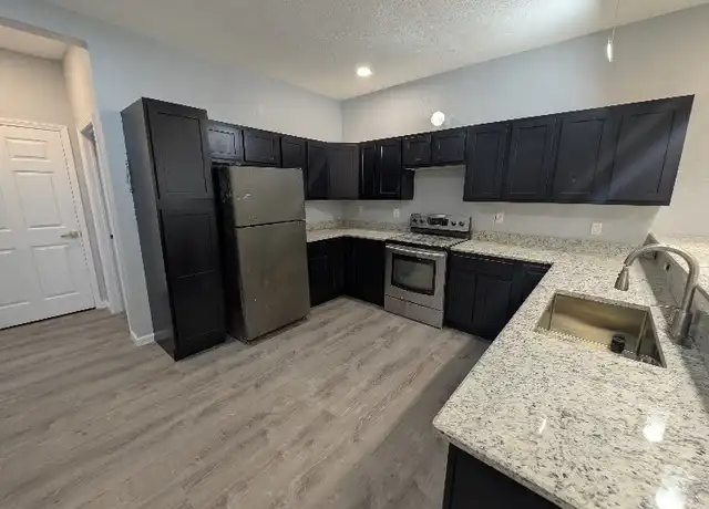 Property at 118 Canadian St, San Antonio, TX, 78202, 3 beds, 2 baths, [object Object]