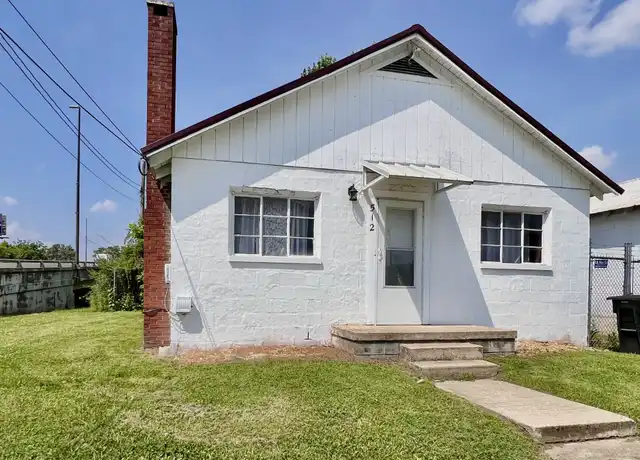 Property at 512 S Washington St, Tullahoma, TN, 37388, 2 beds, 1 bath, [object Object]