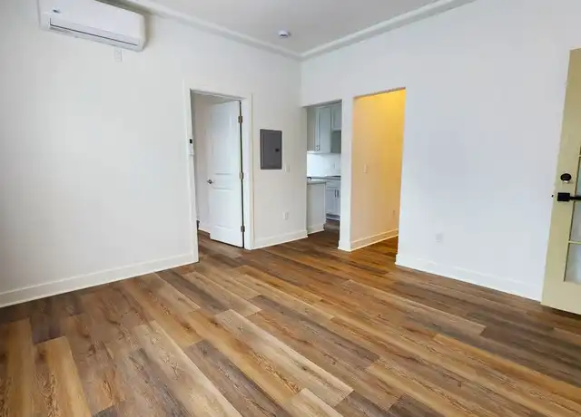 Property at 636 N Orange Dr, Los Angeles, CA, 90036, 1 bed, 1 bath, [object Object]