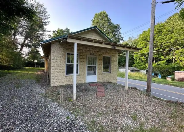 Property at 310 Old County Home Rd, Asheville, NC, 28806, 3 beds, 1 bath, [object Object]