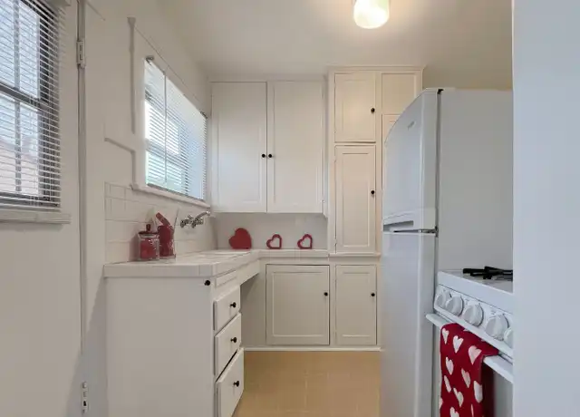 Property at 1360 Euclid Ave Unit 12, Long Beach, CA, 90804, 0 beds, 1 bath, [object Object]