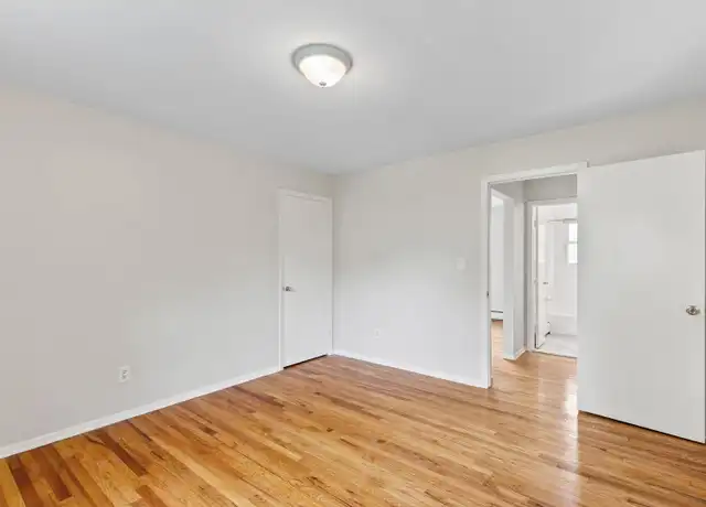 Property at 35 Mill Rd Unit 4A, Edison, NJ, 08817, 1 bed, 1 bath, [object Object]