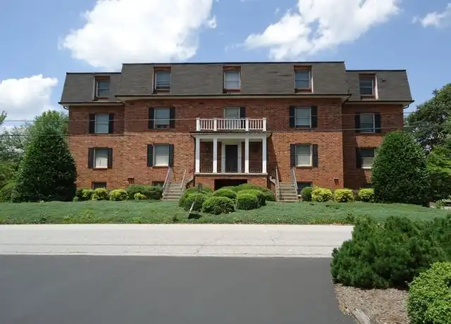 Property at 331 9th Avenue Dr NE Unit 14, Hickory, NC, 28601, 1 bed, 1 bath, [object Object]