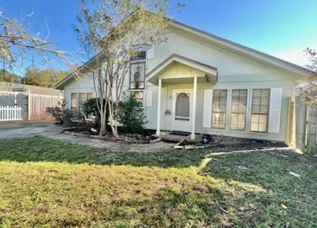 Property at 28 Solar St, Mary Esther, FL, 32569, 3 beds, 2 baths, [object Object]