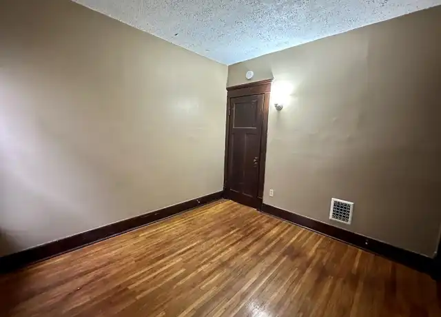 Property at 65 Seminole Pkwy Unit LOWER, Buffalo, NY, 14210, 3 beds, 1 bath, [object Object]