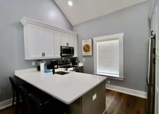 Property at 2120 Escambia Ave, Pensacola, FL, 32503, 1 bed, 1 bath, [object Object]