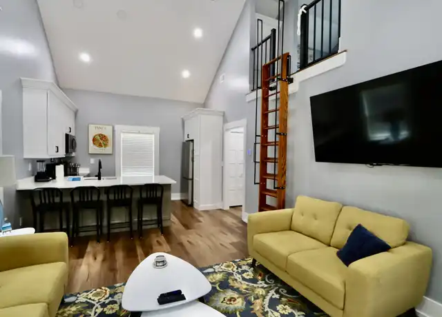 Property at 2120 Escambia Ave, Pensacola, FL, 32503, 1 bed, 1 bath, [object Object]