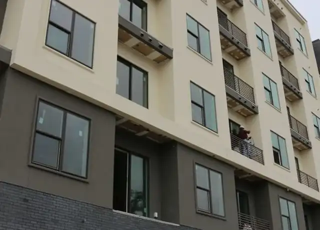 Property at 1300 W 5th St Unit A9-85, Austin, TX, 78703, 1 bed, 1 bath, [object Object]