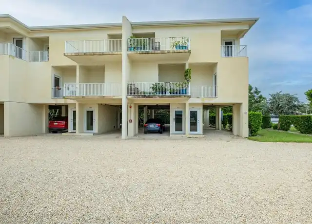 Property at 84771 Overseas Hwy, Islamorada, FL, 33036, 2 beds, 2.5 baths, [object Object]