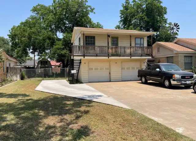 Property at 3018 29th St, Lubbock, TX, 79410, 1 bed, 1 bath, [object Object]