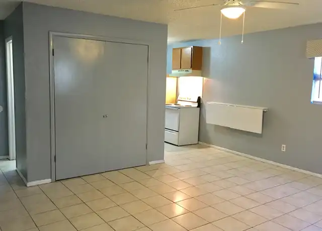 Property at 1322 S Saint Mary's St Unit 4, San Antonio, TX, 78210, 1 bed, 1 bath, [object Object]
