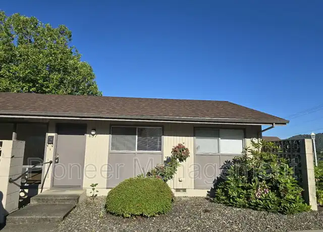 Property at 857 NE Alameda Ave, Roseburg, OR, 97470, 2 beds, 1 bath, [object Object]