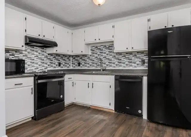 Property at 25 Log St Unit 1H, Manchester, NH, 03102, 2 beds, 1 bath, [object Object]