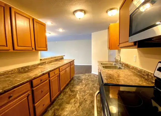 Property at 511 N Lincoln St, Bloomington, IN, 47408, 5 beds, 2 baths, [object Object]