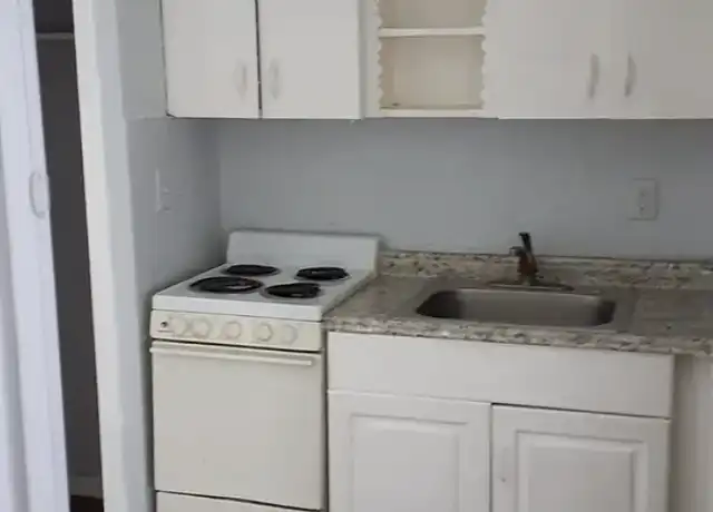Property at 272 Marshall St Unit 272B, Hartford, CT, 06105, 1 bed, 1 bath, [object Object]