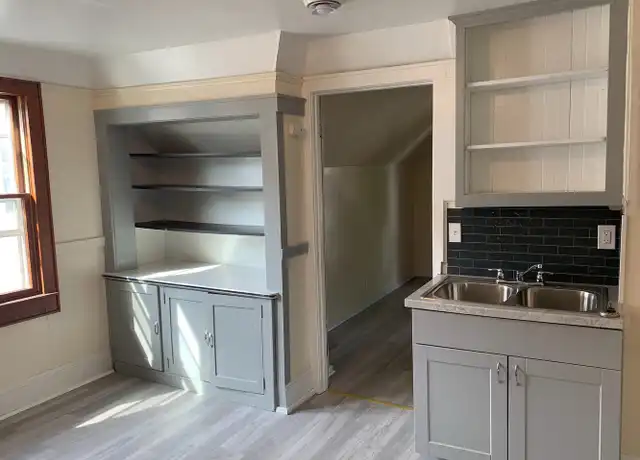 Property at 2825 N Humboldt Blvd, Milwaukee, WI, 53212, 2 beds, 1 bath, [object Object]