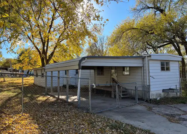 Property at 141 E Anchor St, Junction City, KS, 66441, 3 beds, 1 bath, [object Object]