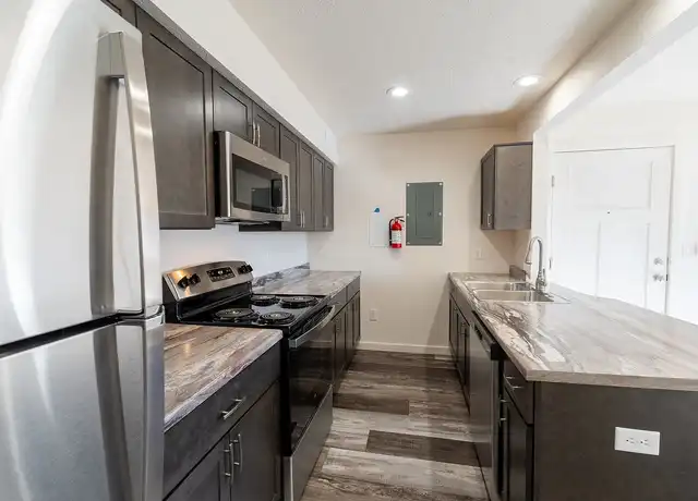 Property at Center City Apartments - 1302 E Elm St, Springfield, MO, 65802, 1 bed, 1 bath, [object Object]
