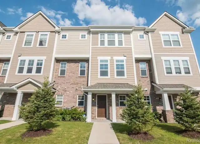 Property at 3428 Rochester Rd, Royal Oak, MI, 48073, 2 beds, 2.5 baths, [object Object]