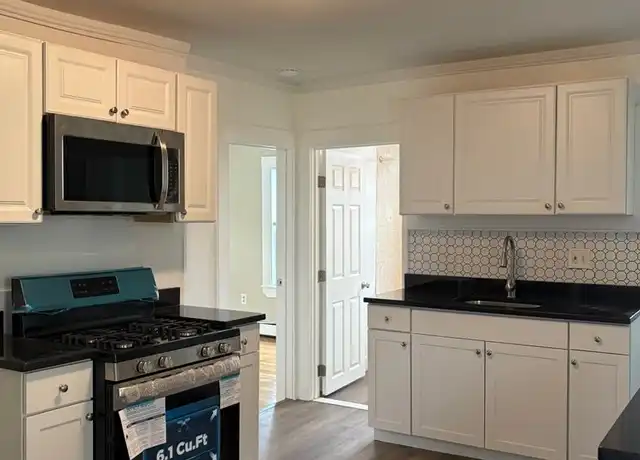 Property at 10 Rockdale Ave Unit 2, Lowell, MA, 01854, 4 beds, 1 bath, [object Object]