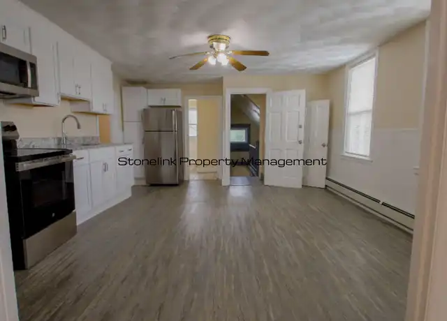 Property at 125 Broad St Unit 3, Cumberland, RI, 02864, 3 beds, 1 bath, [object Object]