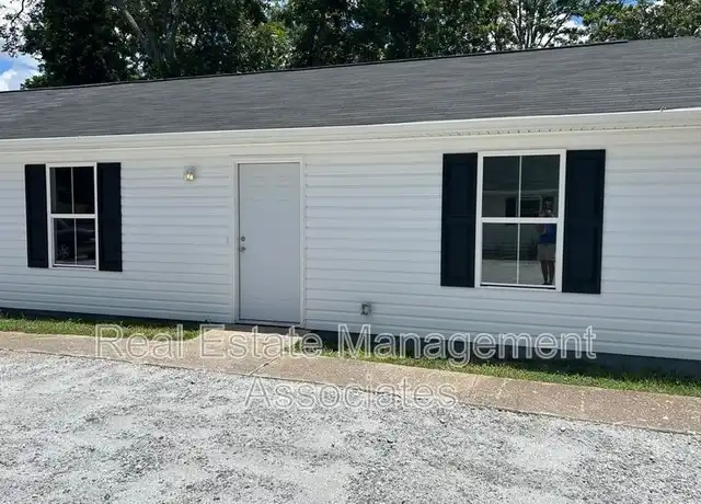 Property at 215 W Quilly St, Griffin, GA, 30223, 2 beds, 1 bath, [object Object]