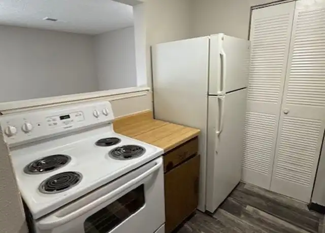 Property at 2701 S Emporia St Unit 2722-110, Wichita, KS, 67216, 1 bed, 1 bath, [object Object]