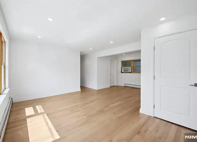 Property at 305 9th St Unit 2A, Fairview, NJ, 07022, 3 beds, 2 baths, [object Object]
