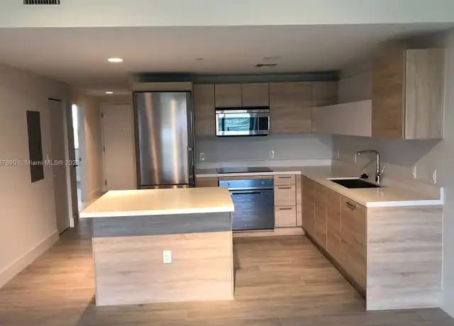 Property at 16385 Biscayne Blvd Unit UN1205, Sunny Isles Beach, FL, 33160, 2 beds, 2 baths, [object Object]