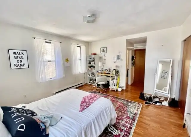 Property at 16 Fleet St Unit 5, Boston, MA, 02113, 3 beds, 1 bath, [object Object]