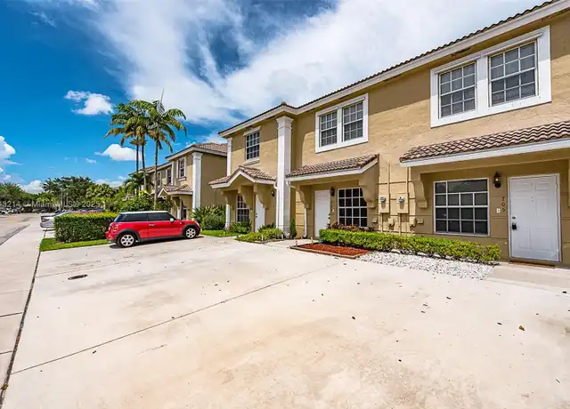 Property at 705 SW 122nd Ave, Pembroke Pines, FL, 33025, 2 beds, 2.5 baths, [object Object]