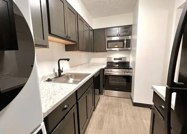 Property at Renova of Brunswick - 4401 Laurel Rd, Brunswick, OH, 44212, 1 bed, 1 bath, [object Object]