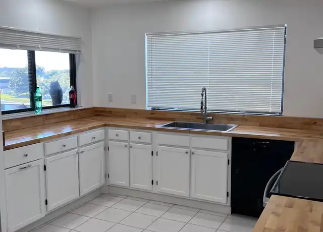 Property at 2780 N Riverside Dr #402, Tampa, FL, 33602, 3 beds, 2 baths, [object Object]