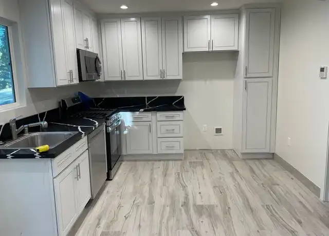 Property at 23112 Mulholland Dr, Woodland Hills, CA, 91364, 1 bed, 1 bath, [object Object]