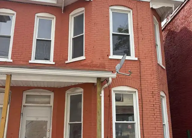 Property at 13 Cleveland Ave, Waynesboro, PA, 17268, 3 beds, 1 bath, [object Object]