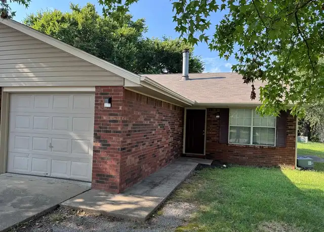 Property at 4418 W Franciscan Trl, Fayetteville, AR, 72704, 2 beds, 1.5 baths, [object Object]