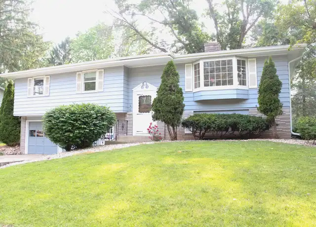 Property at 918 Chapel Hill Rd, Madison, WI, 53711, 3 beds, 2.5 baths, [object Object]