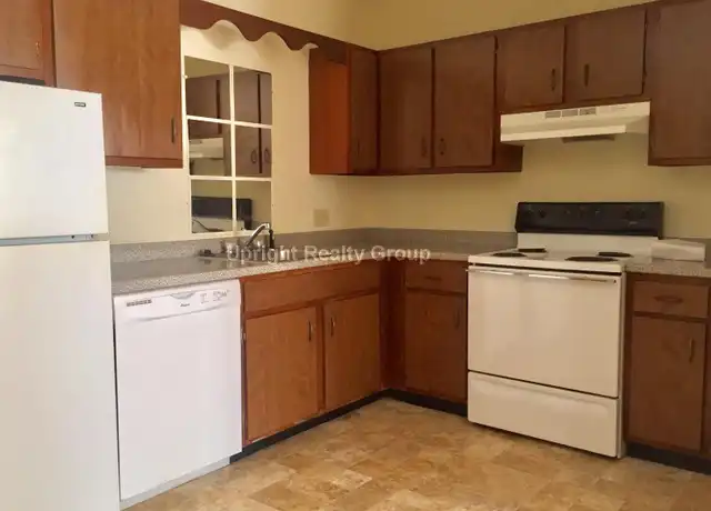 Property at 7 Beacon St Unit 4, Leominster, MA, 01453, 2 beds, 1 bath, [object Object]