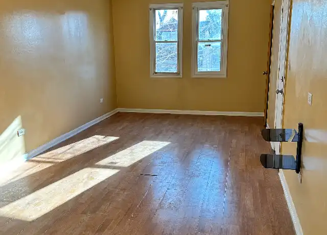 Property at 2020 W 69th Pl Unit 2, Chicago, IL, 60636, 4 beds, 1 bath, [object Object]
