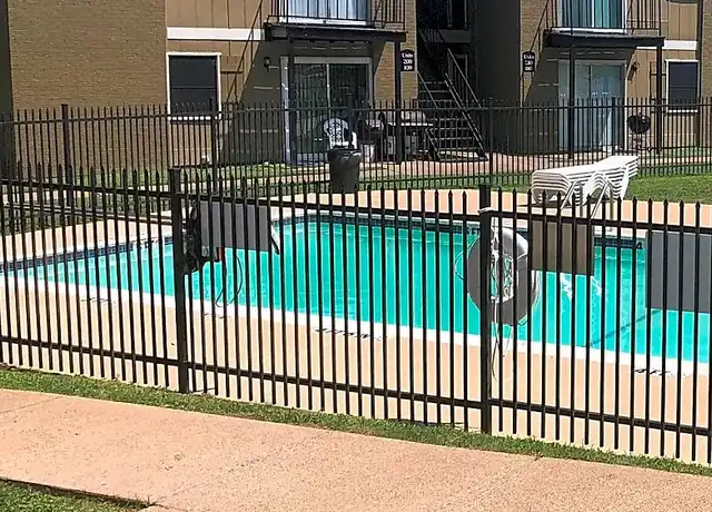Property at Saddle Ridge - 711 Santa Fe Dr, Weatherford, TX, 76086, 1-2 bed, 1 bath, [object Object]